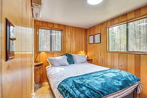 1 Mi to State Park: Peaceful La Pine Cabin w/ Deck