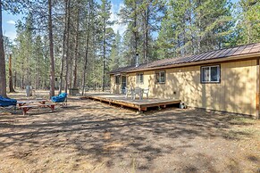 1 Mi to State Park: Peaceful La Pine Cabin w/ Deck