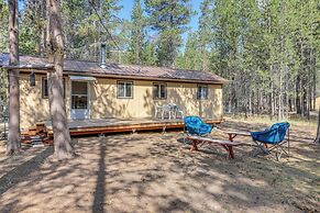 1 Mi to State Park: Peaceful La Pine Cabin w/ Deck