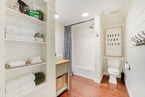 Family-friendly Harrison Home: 33 Mi to Branson!