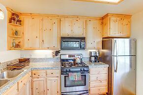 1 Mi to Skiing: Cabin w/ Deck in Bear Valley!