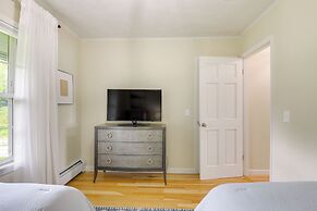 Stunning Sterling Sanctuary: Unwind on the Water!