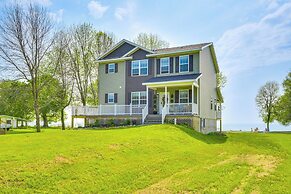 Waterfront Views: Lake Ontario Gem w/ Fireplace