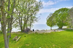 Waterfront Views: Lake Ontario Gem w/ Fireplace