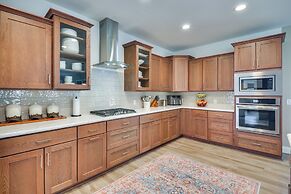 Waterfront Views: Lake Ontario Gem w/ Fireplace