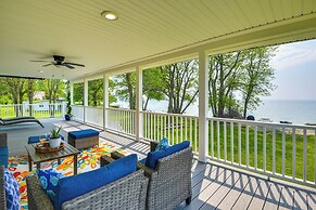 Waterfront Views: Lake Ontario Gem w/ Fireplace
