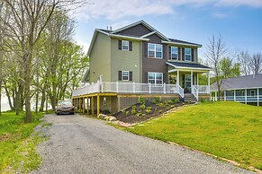 Waterfront Views: Lake Ontario Gem w/ Fireplace