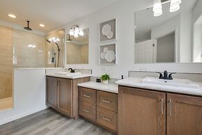 Waterfront Views: Lake Ontario Gem w/ Fireplace