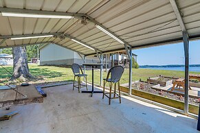 Waterfront Buster's Place on Hickory w/ Fire Pit