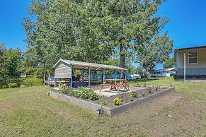 Waterfront Buster's Place on Hickory w/ Fire Pit