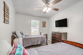 Waterfront Buster's Place on Hickory w/ Fire Pit