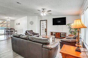 Waterfront Buster's Place on Hickory w/ Fire Pit