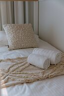 Stunning Seafront Apartment With Modern Comforts and Dike Views