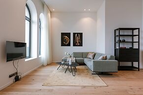 Serene Dikefront Apartment With en Suite Bedrooms and Stunning Views