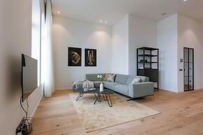 Serene Dikefront Apartment With en Suite Bedrooms and Stunning Views