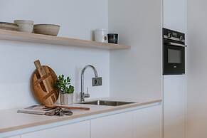 Serene Dikefront Apartment With en Suite Bedrooms and Stunning Views