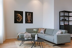 Serene Dikefront Apartment With en Suite Bedrooms and Stunning Views