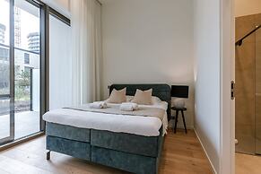 Serene Dikefront Apartment With en Suite Bedrooms and Stunning Views