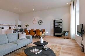 Serene Dikefront Apartment With en Suite Bedrooms and Stunning Views