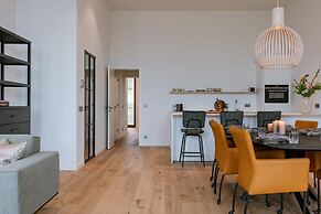 Serene Dikefront Apartment With en Suite Bedrooms and Stunning Views