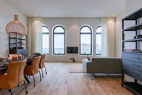 Serene Dikefront Apartment With en Suite Bedrooms and Stunning Views