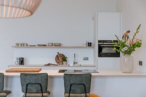 Serene Dikefront Apartment With en Suite Bedrooms and Stunning Views