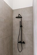 Serene Dikefront Apartment With en Suite Bedrooms and Stunning Views