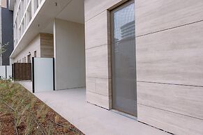 Serene Dikefront Apartment With en Suite Bedrooms and Stunning Views