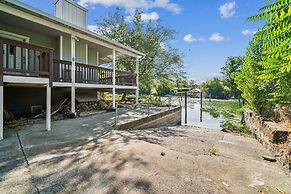 Lakeside Retreat With Private Boat Ramp 3 Bedroom Home by RedAwning