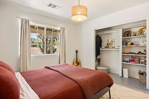 Bonanza In The Desert - Pool, Hot Tub, Grill 3 Bedroom Home by RedAwni