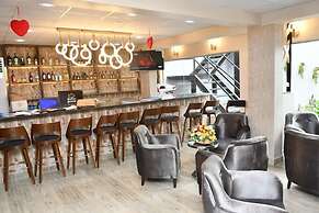 Riviera Luxury Boutique Hotel