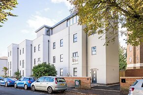 Elliot Oliver - The Penthouse 2 Bedroom Apartment With Parking