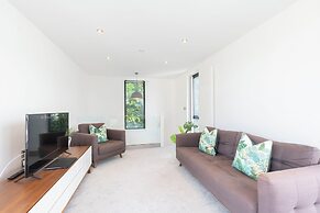 Elliot Oliver - The Penthouse 2 Bedroom Apartment With Parking