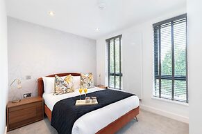 Elliot Oliver - The Penthouse 2 Bedroom Apartment With Parking