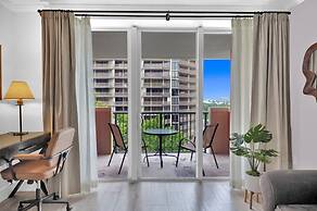 Serene Cozy Retreat with Balcony