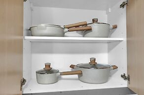 Serene Cozy Retreat with Balcony