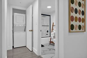 Serene Cozy Retreat with Balcony