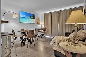 Serene Cozy Retreat with Balcony