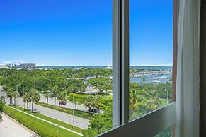 Serene Cozy Retreat with Balcony