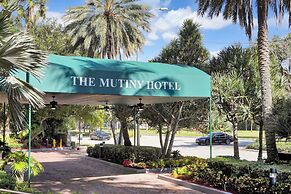 Serene Cozy Retreat with Balcony