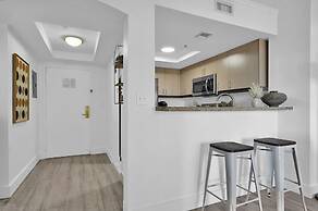 Serene Cozy Retreat with Balcony