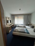 Hotel Regina - DG drei D.G. GmbH
