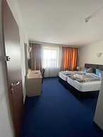 Hotel Regina - DG drei D.G. GmbH
