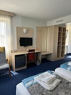 Hotel Regina - DG drei D.G. GmbH