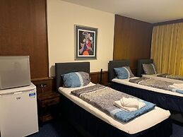 Hotel Regina - DG drei D.G. GmbH