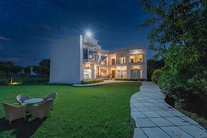 Corbett The Regnum Resort