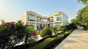 Corbett The Regnum Resort