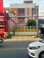 Karana Guesthouse Syariah Bandung & Luang Cafe