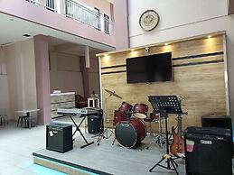 Karana Guesthouse Syariah Bandung & Luang Cafe