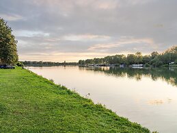 Grand Lakeside Escape by Belvilla